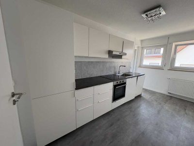 Moderne 3-Zimmer Wohnung mit Küche und Balkon