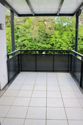 Racano Immobilien *Schlichte Eleganz - moderne 3 ZKB mit Balkon in Eberstadt*