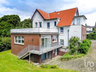 Historisches Zweifamilienhaus deutlich unter dem Marktwert mit Potenzial für weitere Bebauung