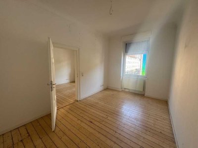 Charmante 4 ZKB mit Gäste-WC und Wohnküche in stilvollem Altbau!