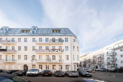 1 Zimmer Dachgeschosswohnung mit Terrasse und Einbauküche
