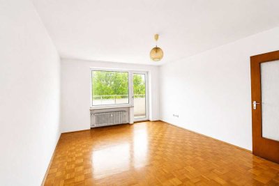 Sanierungsbedürftige Eigentumswohnung mit Balkon und separater Küche