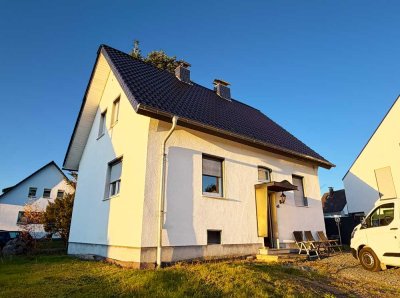 � 6-Zimmer-Einfamilienhaus in Bestlage Troisdorf. Freistehend. Ruhig. Voller Potenzial.