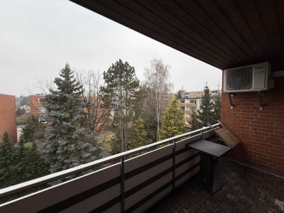 großzügige 3- Zimmerwohnung mit Balkon