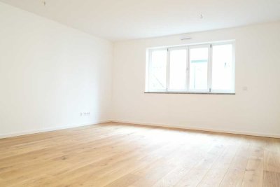 Neubau-Erstbezug: 2 Zimmer Luxus-Wohnung mit Balkon in München