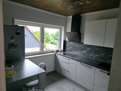 Schöne 2-Zimmer-Dachgeschosswohnung mit gehobener Innenausstattung mit Einbauküche in Eschollbrücken
