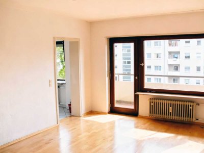 Helle 1-Zimmer Wohnung mit Balkon im 3. OG in Karlsruhe Oststadt