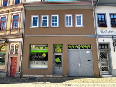 MEHRGENERATIONENHAUS MIT NEBENGELASS AN DER ALTSTADTMAUER IM ZENTRUM