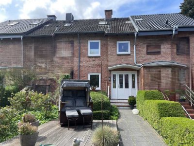 RESERVIERT: Modernisiertes Reihenmittelhaus in gefragter Lage