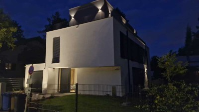 Luxuriöse Neubau-Villa in München-Lochhausen mit 6 Zimmern