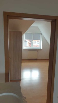 2-Zimmer-DG-Wohnung (teilmöbliert) in Hamm Norden