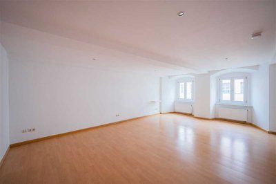 Lichtdurchflutete und zentrumsnahe Wohnung in Deggendorf