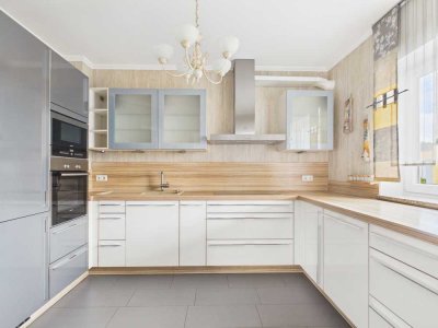 Exklusive 3 Zimmer ETW auf 90m² in Nürnberg mit Tiefgaragenstellplatz, EBK, Balkon uvm.!
