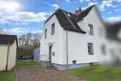 Modernisiertes Einfamilienhaus mit 3,5 Zimmern, Garten & Kamin in Bottrop