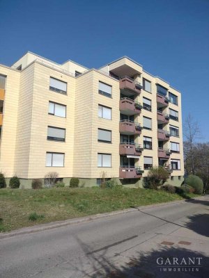 Sonnige 2-Zimmer-Wohnung mit Balkon, Aufzug und Garagenstellplatz in Pforzheim-Sonnenhof