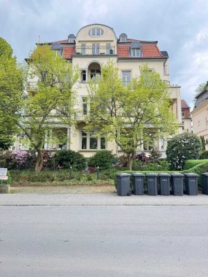 Charmante Altbauwohnung direkt am Park!