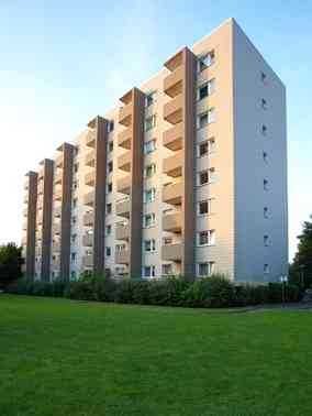***Renovierte und bezugsfertige 2-Zimmerwohnung im 5. OG mit Balkon im Herzen von Krefeld***