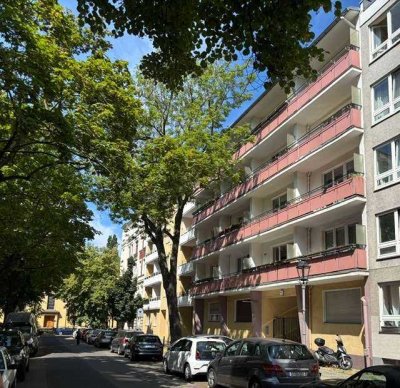 Lichtdurchflutete 1-Zimmer-Wohnung mit Süd-Balkon in Bestlage von Charlottenburg!