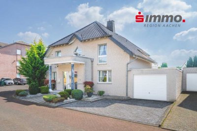 Kohlscheid!
Exklusiv ausgestattetes 2-Familienhaus mit großem Grundstück in bester Wohnlage