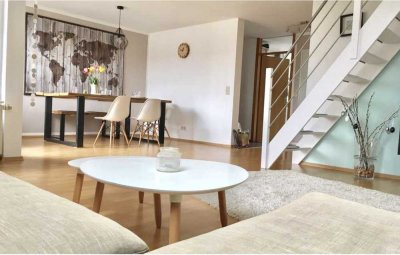 Wunderschöne 65qm Maisonettewohnung mit ausgebautem Dachstuhl ( zusätzliche 20qm!) in sonniger Lage