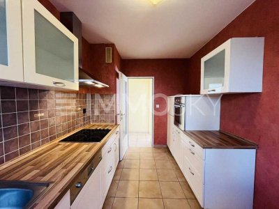 ** Großzügige charmante 3 ZKB in Steinbach **