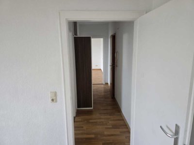 Schöne renovierte 2.-Zimmer Wohnung im Erdgeschoss