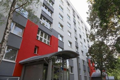 Großzügige Singlewohnung in bester Lage und mit Riesenbalkon.