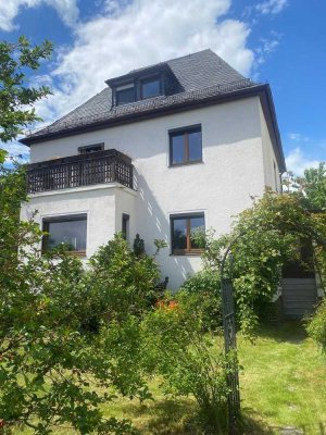 Provisionsfrei! Einfamilienhaus mit Einliegerwohnung