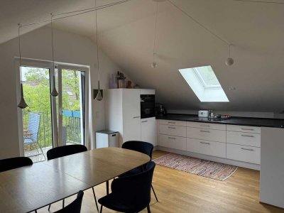4,5-Raum-Maisonette Wohnung, 2 Ebenen, Blick nach Frankfurt, 3 Balkone, gehobene Innenausstattung