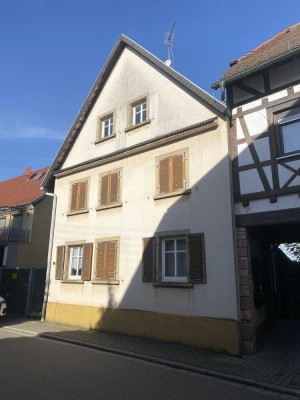 Einfamilienhaus mit Nebengebäude für den Handwerker