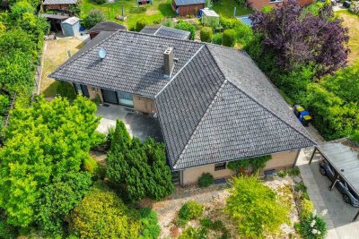 Großzügiger Winkelbungalow mit Einliegerwohnung und Vollkeller in ruhiger Wohnlage