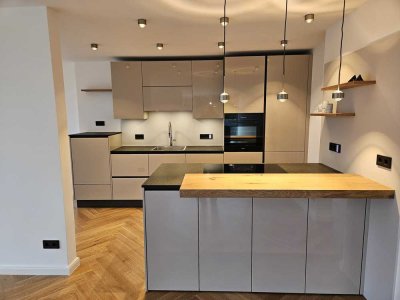 2,5-Zimmer Penthouse Wohnung mit großer Dachterrasse in Bogenhausen