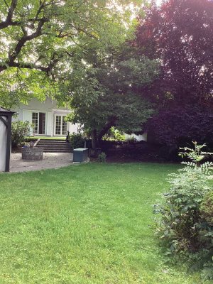 Von privat: Großzügiges Einfamilienhaus mit schönem Grundstück Frankfurt Nieder-Erlenbach