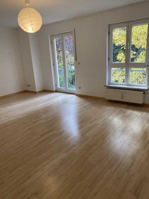 Attraktive 1-Raum-Wohnung mit EBK und Balkon in München