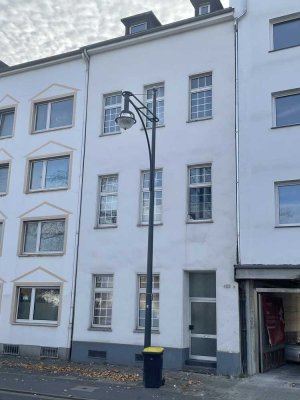 Frischrenovierte, charmante Dachgeschosswohnung in Krefeld
