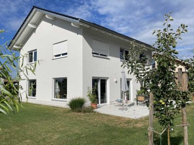Neuwertiges Einfamilienhaus mit Einbauküche