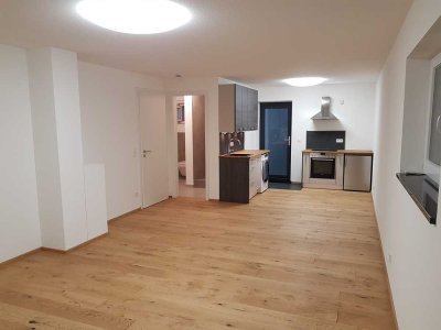 Geschmackvolle, neuwertige 1-Raum-Souterrain-Wohnung mit geh. Innenausstattung in München Aubing