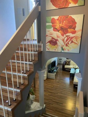 Stilvolle vollmöblierte 3-Zimmer-Maisonette-Wohnung