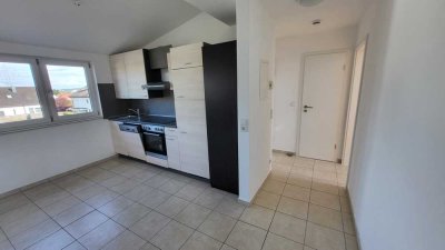 Schöne, modernisierte 2-Zimmer-Wohnung mit EBK  in einem 3 Familienhaus in Sindelfingen