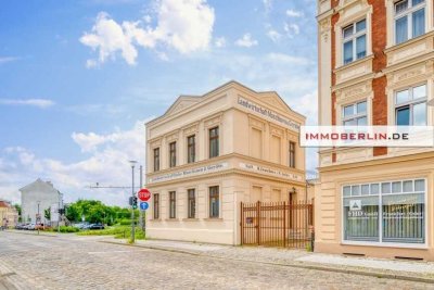 IMMOBERLIN.DE - Energieeffiziente Altbauarchitektur mit Dachterrasse & Garage in exzellentem Zustand