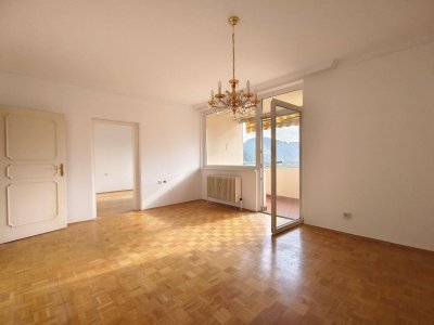 Helle 2-Zimmer-Wohnung mit Loggia &amp; Fernblick