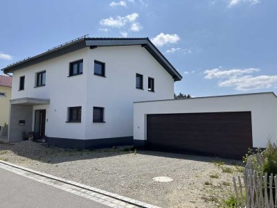 EFH mit Einliegerwohnung und großer Doppelgarage im Neubaugebiet Rindenmoos