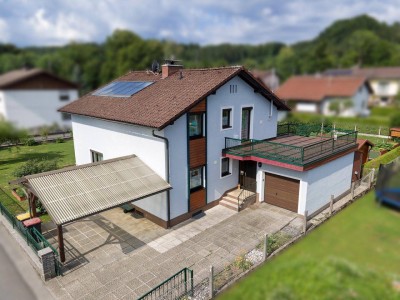 Ein Haus wie kaum ein zweites. Für Familien, die Platz zum Leben brauchen – und einen Blick, der jeden Tag zu etwas Besonderem macht.
