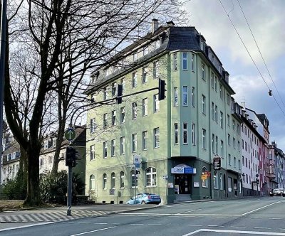Helle sanierte 2-Zimmer-Wohnung mit schönen Holzdielen – sofort frei!
