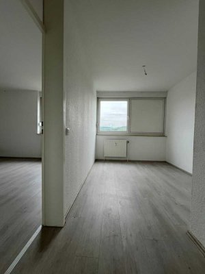 Jetzt Zuschlagen! Renovierte 4 Zimmer Wohnung