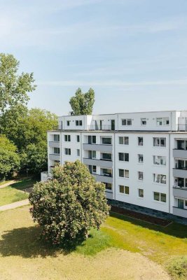 Erstbezug im Neubau: Geräumige 3-Zimmerwohnung im Dachgeschoss mit Balkon