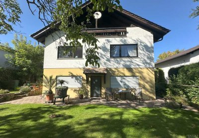 Möblierte 3-Zimmer-Wohnung mit Terrasse und Stellplatz, ab sofort bezugsfrei