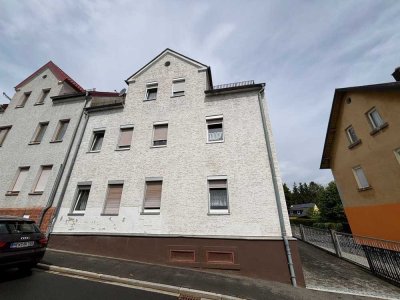 Sanierungsbedürftiges Mehrfamilienhaus in Arzberg!