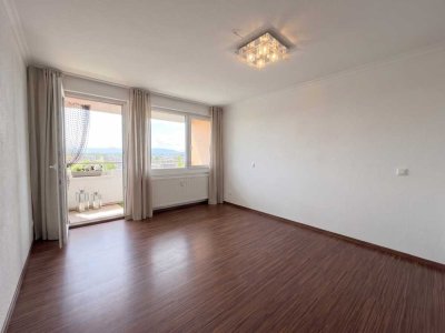 Weitblick inklusive - Gepflegte 4-Zimmer-Wohnung mit Balkon