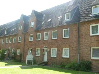 Kleine, renovierte 1,1-Zimmer DG-Single- Wohnung